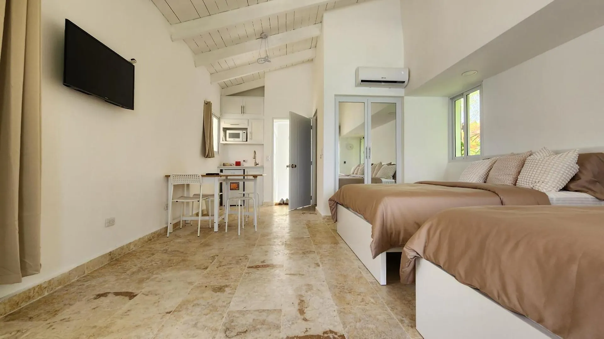 Sosúa Crimson Beach Ocean Front Entire Floor Villa הרפובליקה הדומיניקנית
